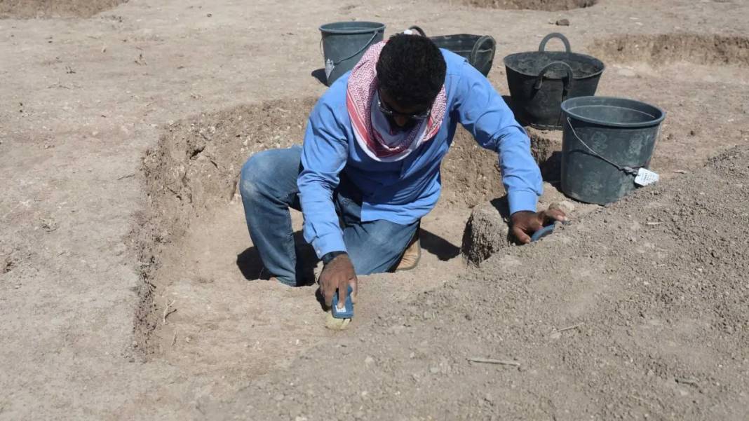 Hatay’da Zamanı Durduran Keşif! 7 Bin 200 Yıllık Ayak İzleri Bulundu 4